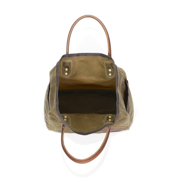 The Lake Michigan Tote has a large opening for carrying all sizes of items.