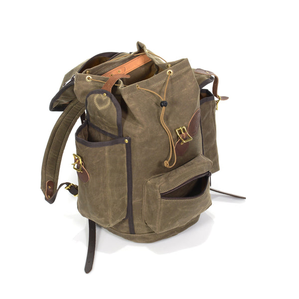 The side pockets and front pockets give great additional storage options to the large main compartment in the Summit Expedition Backpack.